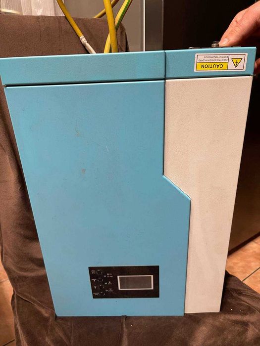 Гібридний інвертор 48 V / 5.5 kW