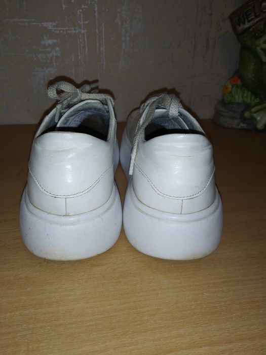 Кожаные кеды кроссовки