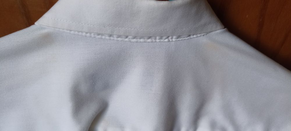 Camisa branca rapaz