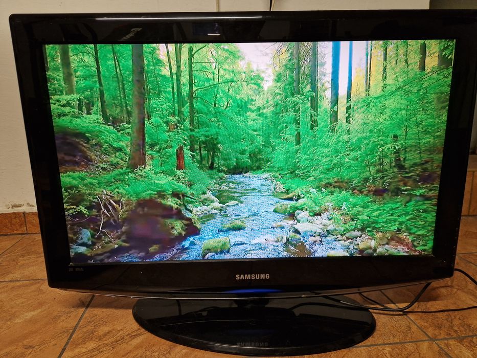 Telewizor samsung  32 całe