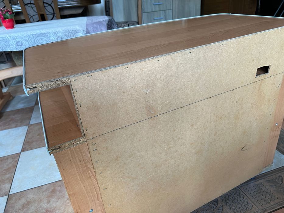 Komoda pod telewizor ze szklaną szybą