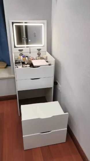 Туалетний столик для макіяжу з кріслом