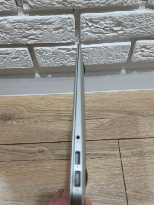 MacBook  в ідеальному стані
