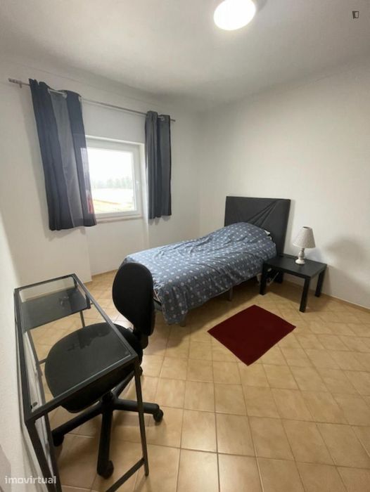 Quarto - localizado em Setubal