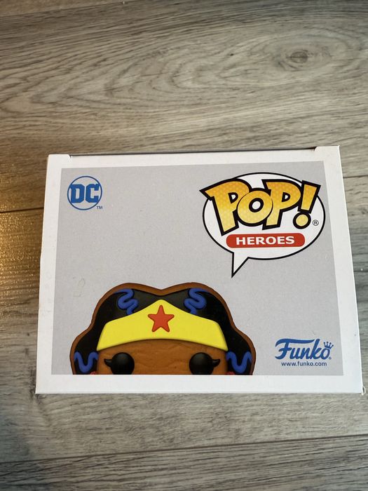 Figurka Funko Pop Wonder Woman Gingerbread 446