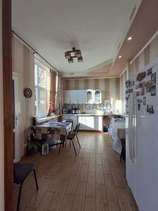 Продам будинок. Панаса Саксаганського. Зупинка Южний ринок.