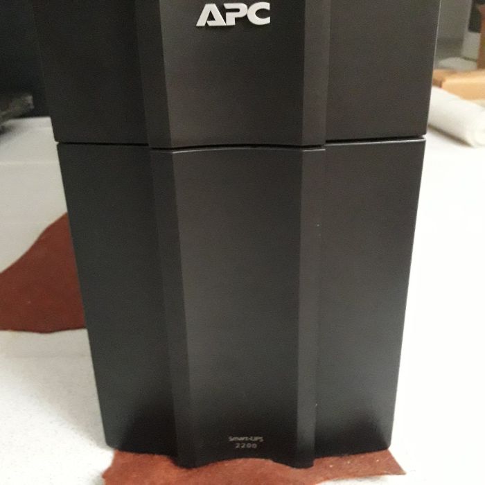 APC 2200 Smart UPS64584417451522121