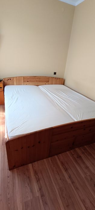 Łożko sosnowe 180 x 200  wraz z materacami