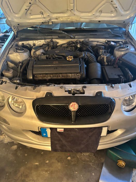 Vendo carro MG ZR 180
