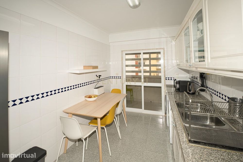 Apartamento T3 com garagem em box e Wallbox | São Domingos de Rana, Ca