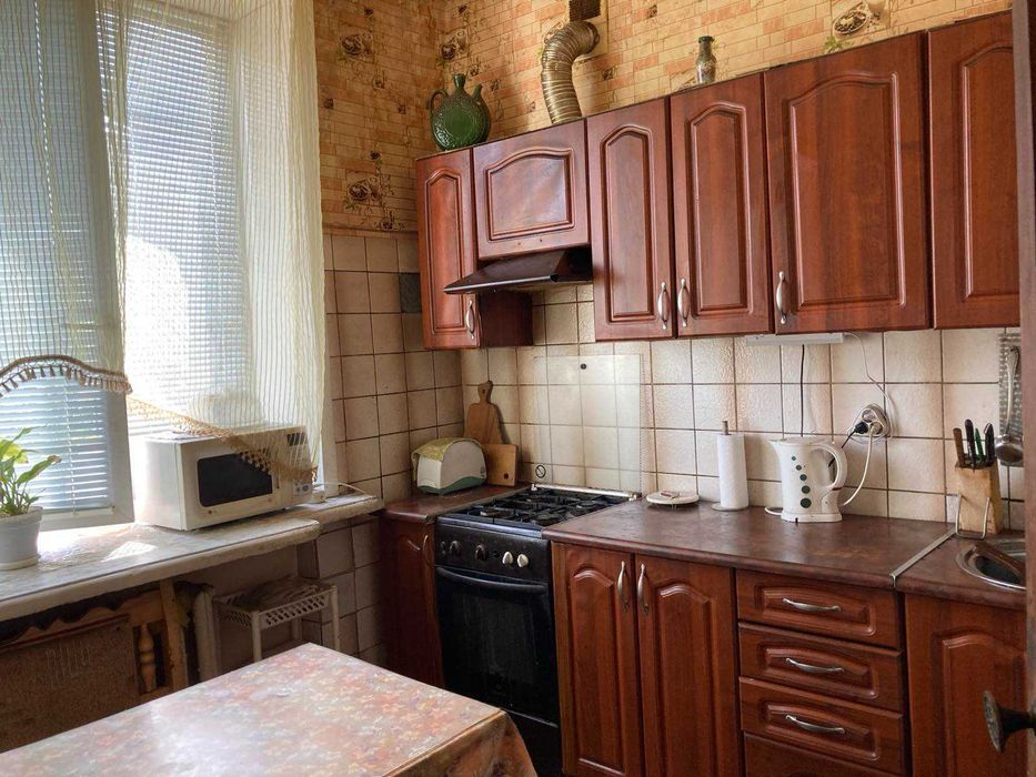 Продаж повнометражної 3-кімнатної квартири в центрі