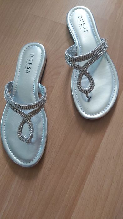 Klapki Guess  rozmiar 38
