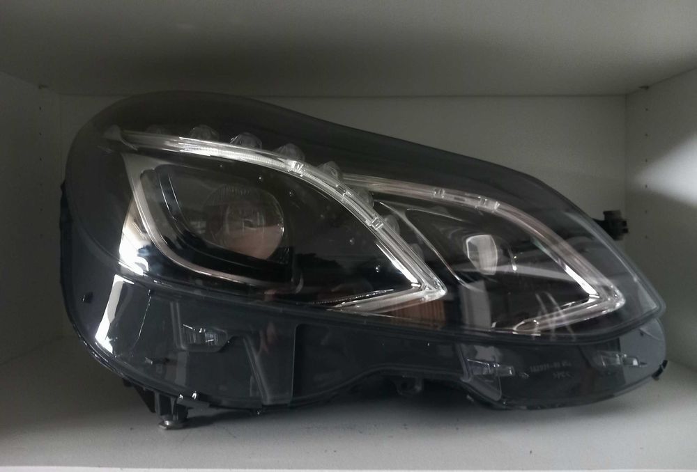 MERCEDES reparação ótica/farol