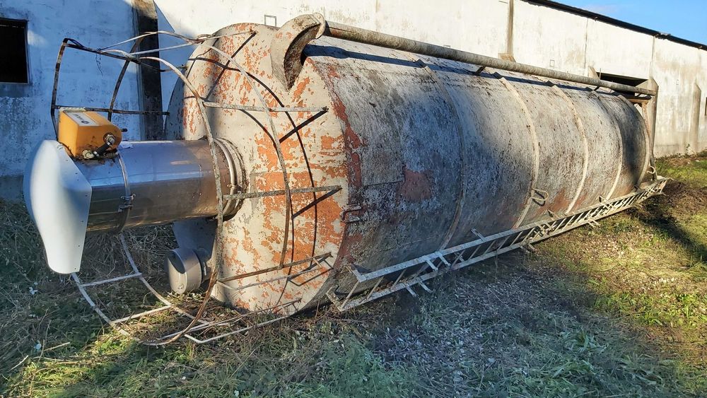 Silo de Cimento ou Pó de pedra.