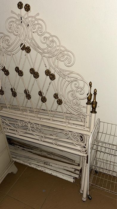 Cama vintage de metal