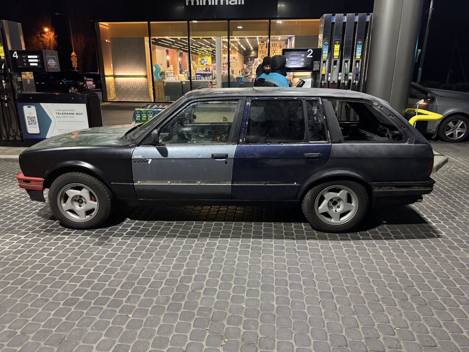 Продам бмв е30 туринг
