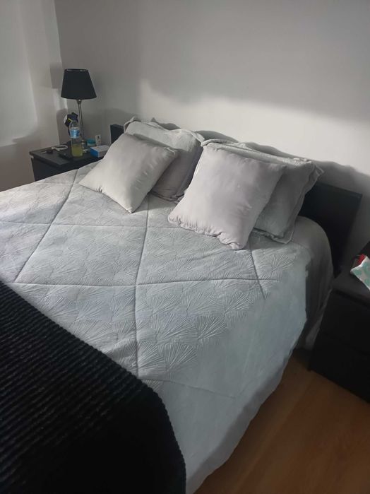 Cama casal preta