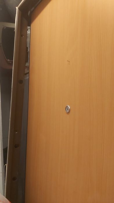 Porta blindada de segurança sem fechadura