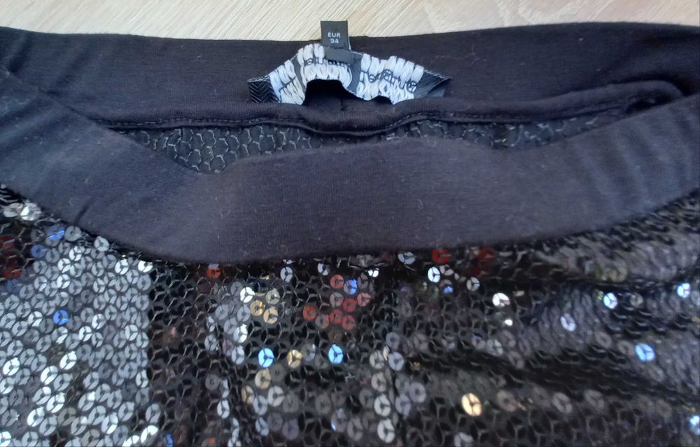 NEXT rozm. 34 / XS czarne cekinowe leginsy glamour