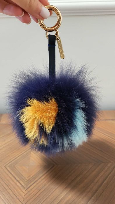 z naturalnego futra, brelok, zawieszka do torebki FENDI NOWA