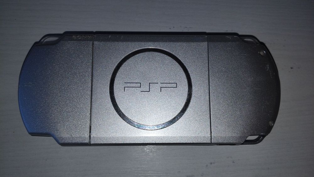 Sony PSP 3004 Silver 16gb + 13 встановлених ігор + Картрідер