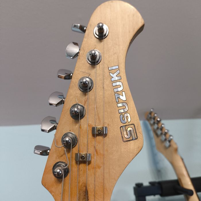 Gitara elektryczna Suzuki typu strat
