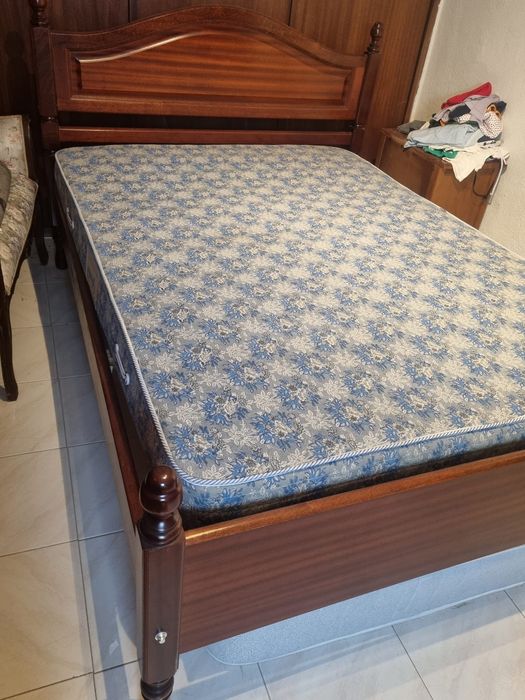 Vendo cama casal Mongo 1,40*1,90