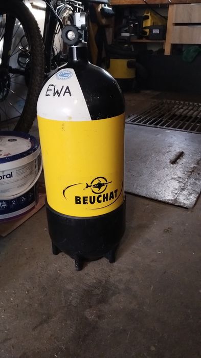 Butla nurkowa stalowa o pojemności 12 l.
Ciśnienie robocze 200 bar
Leg