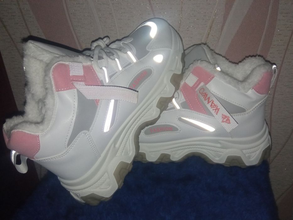 Кросовки женские зима