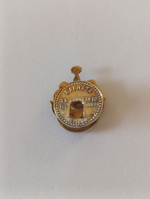 Antigo pin de lapela com brasão de armas "EPA"