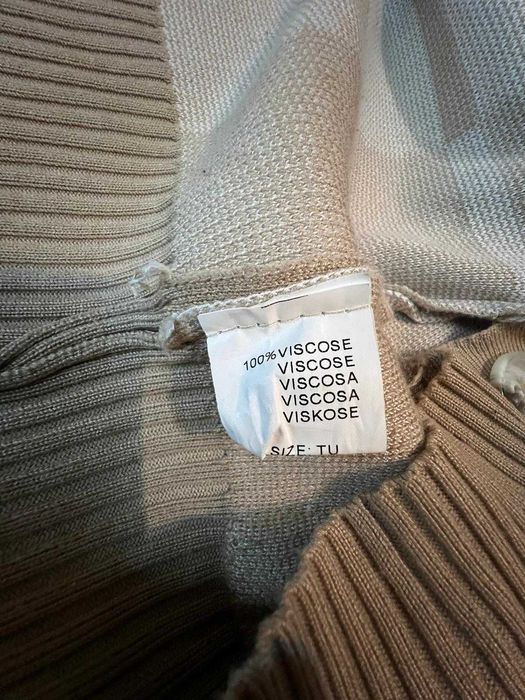 Sweter z wiskozy beżowy biały w kratkę L na guziki zapinany