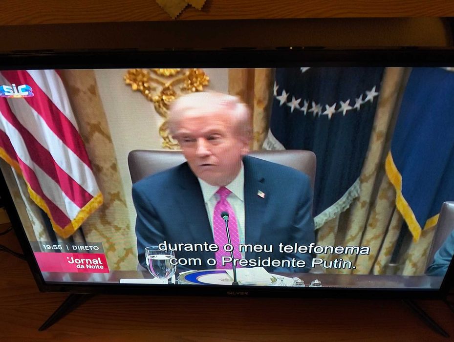 Smart TV de 32 polegadas silver