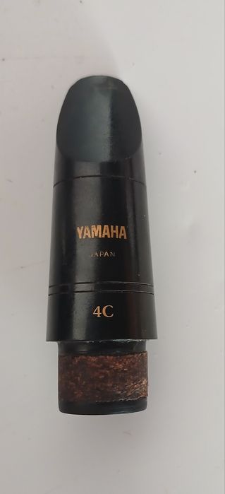 Clarinete Yamaha YCL-250 + Estojo e Acessórios