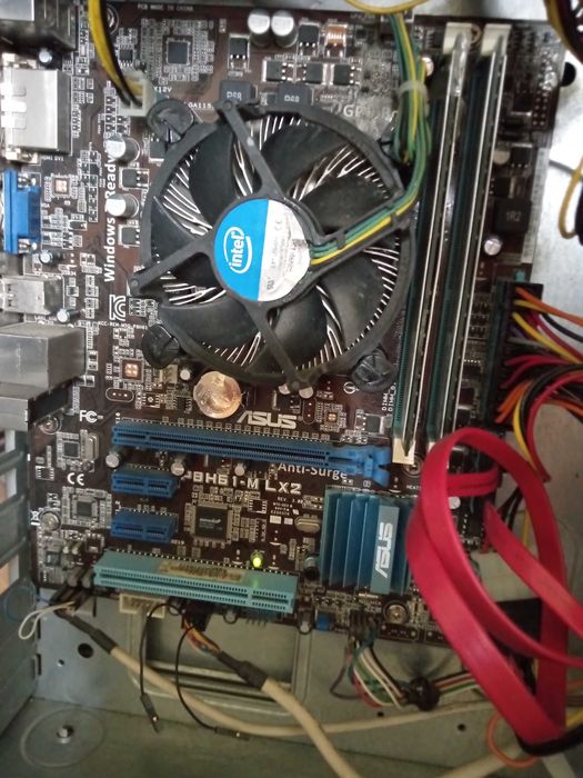 Компьютер, клавиатура, колонки и мышь, без монитора или с монитором