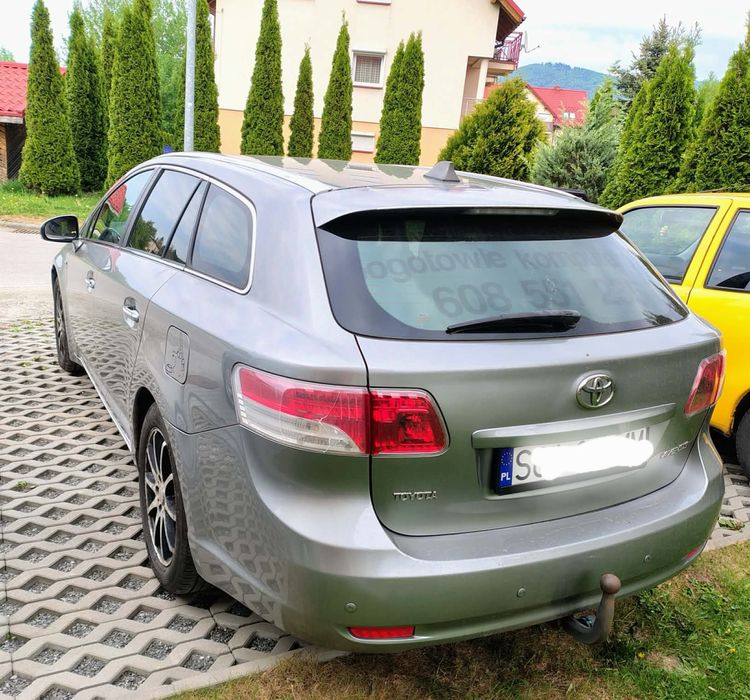 Sprzedam Toyote Avensis