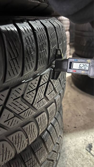 Комплект зимової гуми 255/50/19