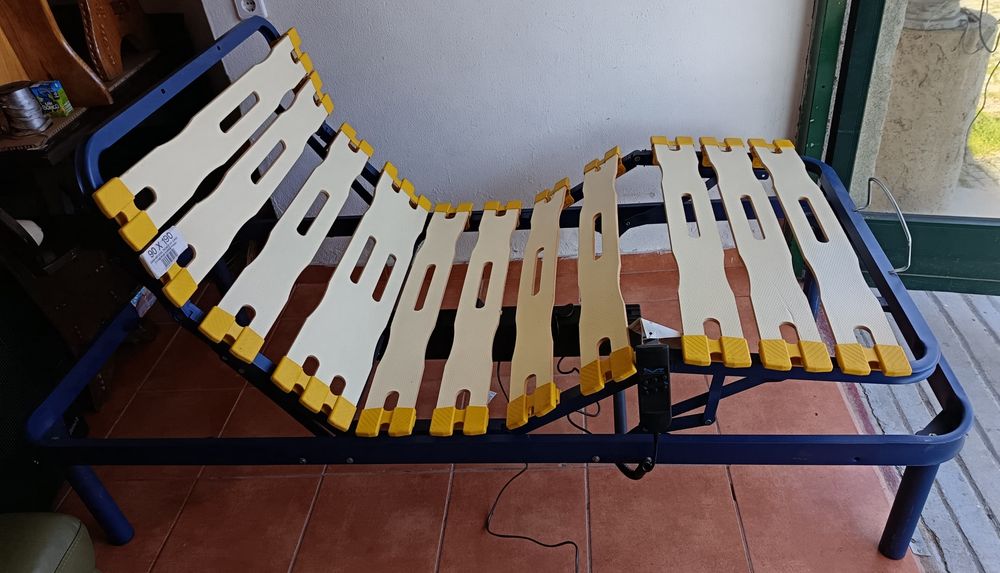 Cama / estrado elétrico elevatório