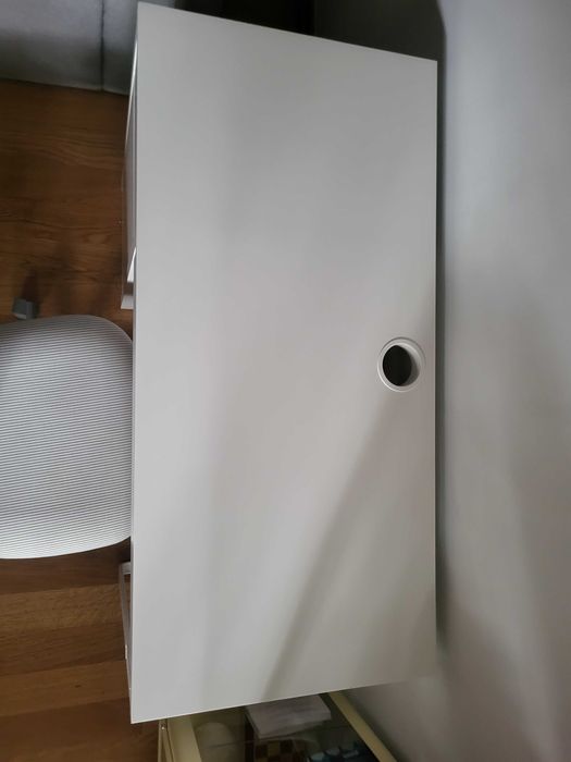 Conjunto secretária e cadeira