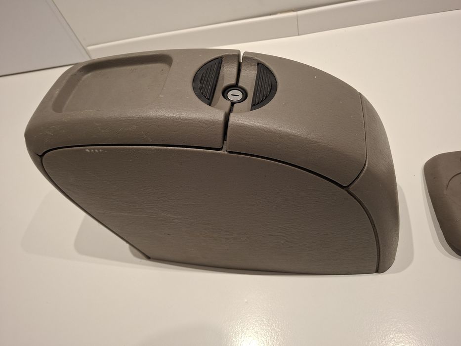 Podłokietnik Chrysler Grand Voyager IV