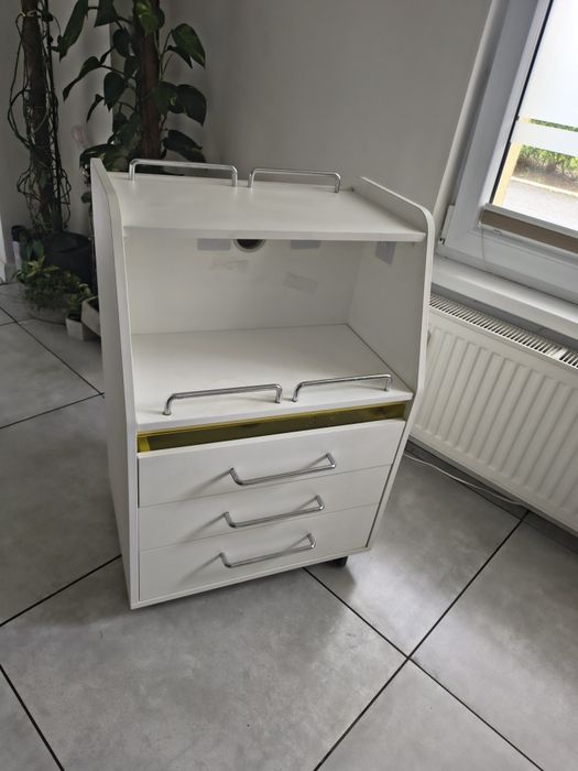 Pomocnik podologiczny stolik