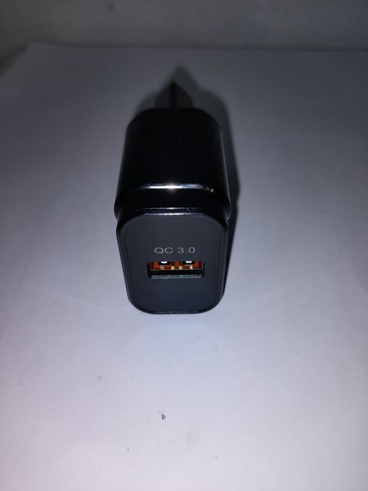 Ładowarka sieciowa quick charge czarna