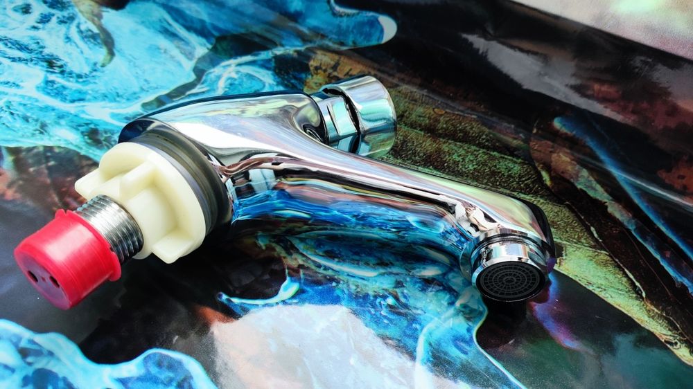 Монокран, однокран на умывальник нажимной ZERIX Z904