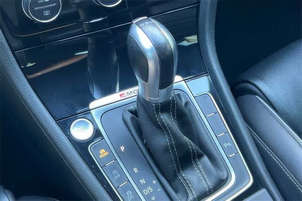 Volkswagen Golf R      2019