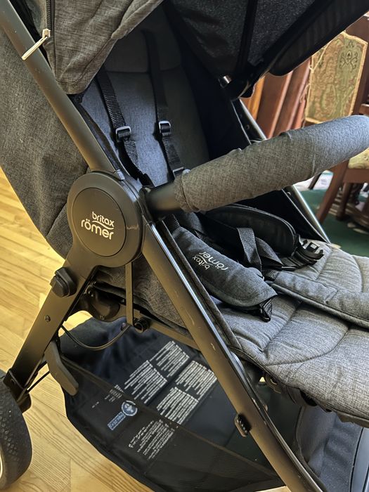 Прогулянкова коляска Britax-Romer B-Agile M Black Shadow