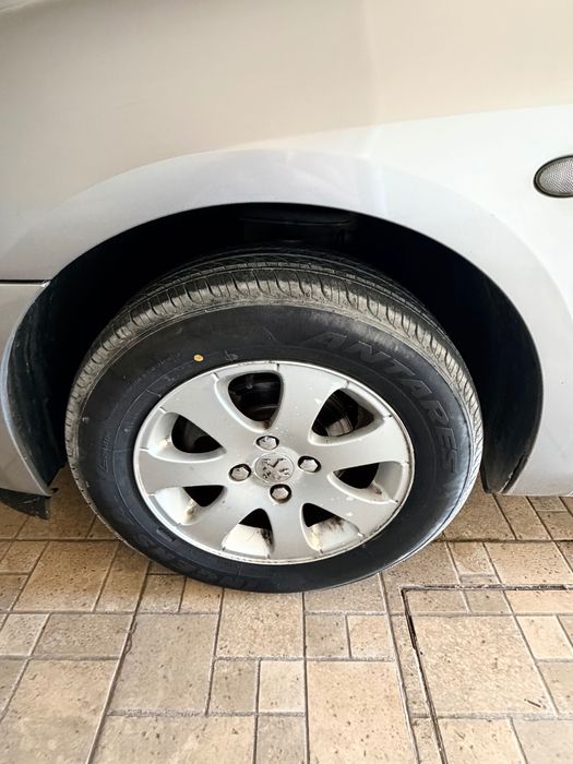 Peugeot 307 1.4 HDi – Económico e Fiável