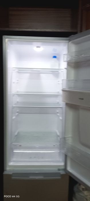 Frigorífico krunft 264lt com 2 com  anos de uso ainda na garan