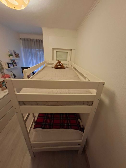 Beliche IKEA + 2 colchões + 2 edredões. Tudo em excelente estado