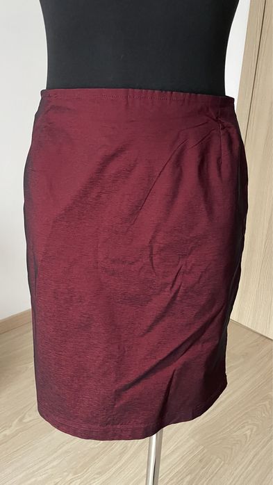 Bordowa elegancka spódnica
