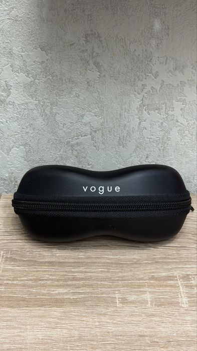 Нова оправа Vogue