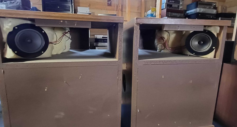 Kolumny głośnikowe BOSE Model 501 .